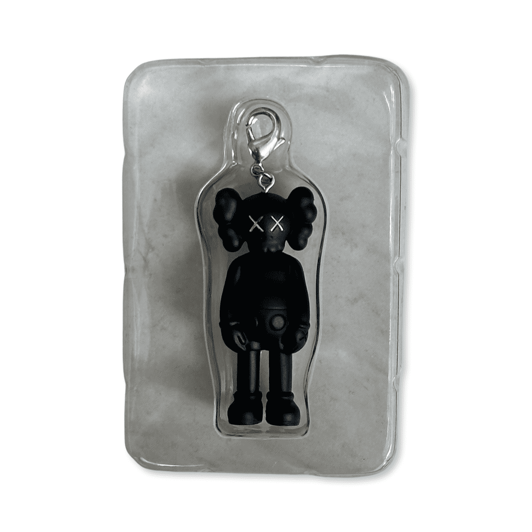 Kaws Companion Black 2″ Keychain (2009) ‣ Monkey Paw México