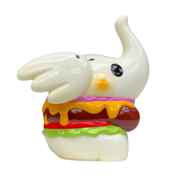 Greenie & Elfie Elephant Burger 3.5 Figure By Too Nathapong 01 | Monkey Paw Mexico