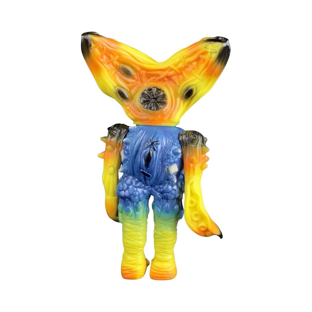 Blood Thirst Yellow 9.5” Figure By Brent Nolasco ‣ Monkey Paw México