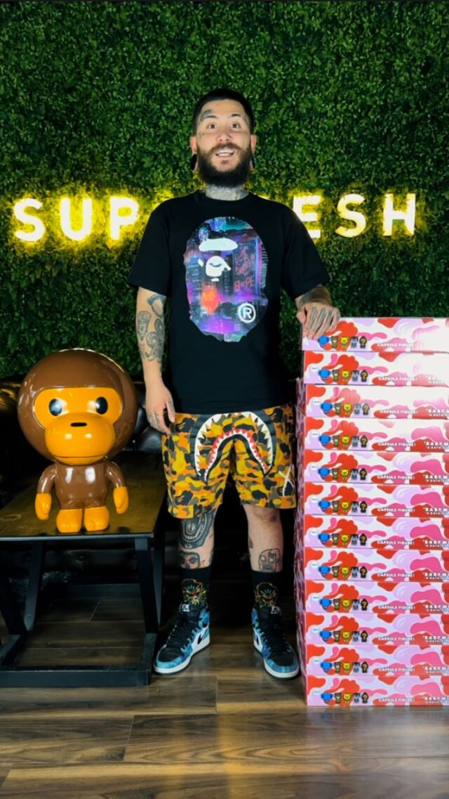 Te esperamos mañana sabado 21 de octubre y domingo 22 de octubre en @supafreshstore (San Luis Potosi #196, Roma Norte) de 12:00 a 18:00 hrs en nuestro segundo evento temático de la marca Bape en donde podras encontrar su más reciente lanzamiento baby milo gachapon series 2 por tan solo $350 MXN cada capsula o bien 5 x $1,500 MXN. Contaremos con alimentos y bebidas totalmente GRATIS durante todo el evento y ademas si eres uno de los 6 afortunados en encontrar una cápsula marcada recibe un regalo de la misma marca completamente GRATIS. ¡Te esperamos! Porque ya saben, Si no es con nosotros… ¿Donde más?🔥 #heavyinthegame #patademonorules #monkeypawmexico #welovetoys #arttoys #vinyltoys #designertoys🔥 ・・・ #babymilo #milo #bape #abathingape #nigo #miloandfriends #supafresh #supafreshstore #gachapon #VAG #vinylartistgacha